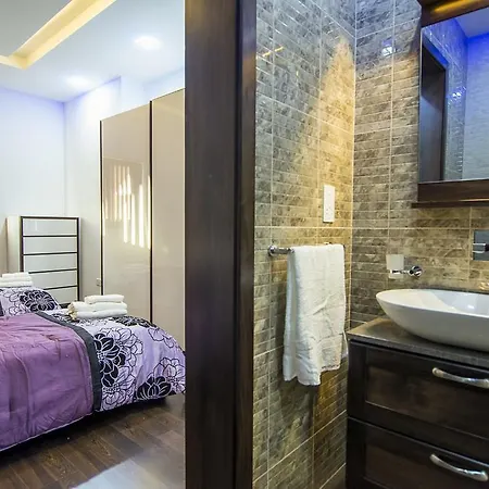 Apartment Romantic Penthouse Victoria